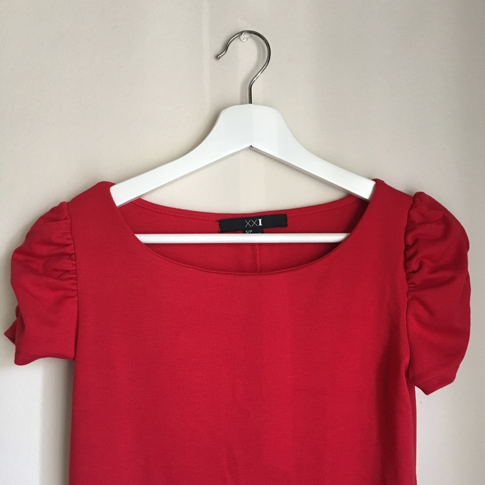 Red Dress / Ruched Sleeve - Picture 4 of 7
